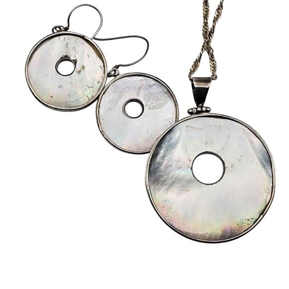 Sterling Silver Carved Shell Pendant Necklace Earrings 925 Abalone MOP Vintage - Picture 4 of 10